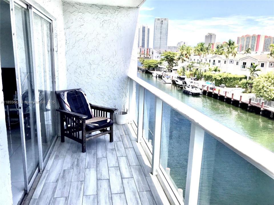 North Miami Beach, Florida 33160, Stati Uniti