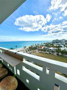 3111 N Ocean Dr 1011, Hollywood, Florida 33019, USA