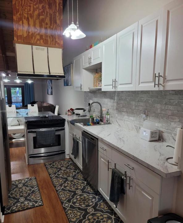 1881 Phoenix Ave 1881, Pembroke Pines, Florida 33026