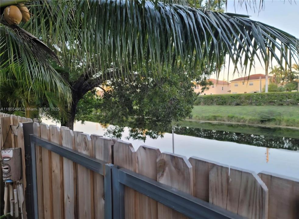 1881 Phoenix Ave 1881, Pembroke Pines, Florida 33026