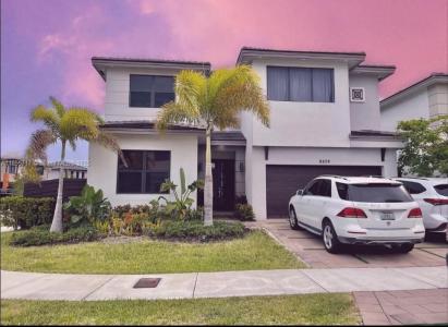 8824 NW 161st Ter, Miami Lakes, Florida 33018, USA