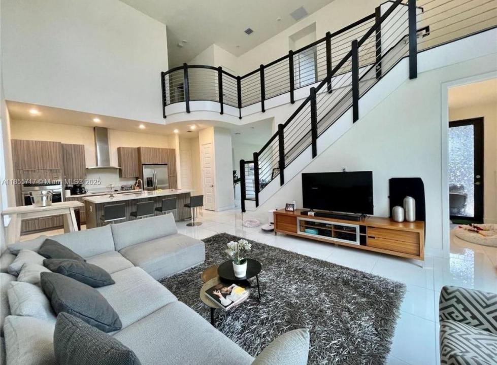 8824 NW 161st Ter, Miami Lakes, Florida 33018