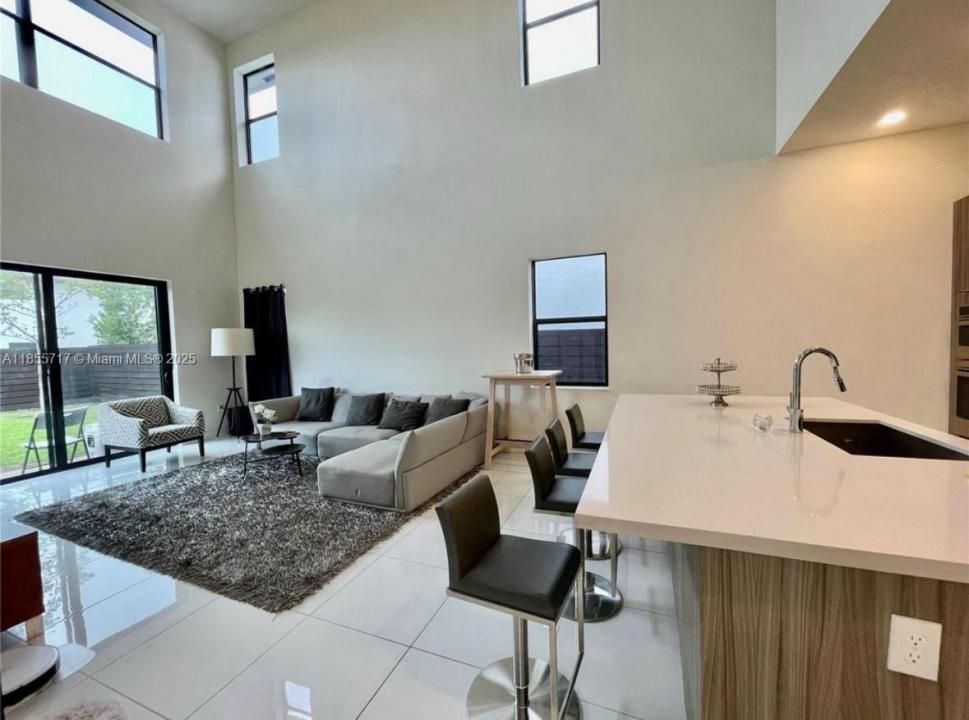 8824 NW 161st Ter, Miami Lakes, Florida 33018