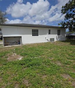 3242 NW 87th Ter, Miami, Florida 33147, USA