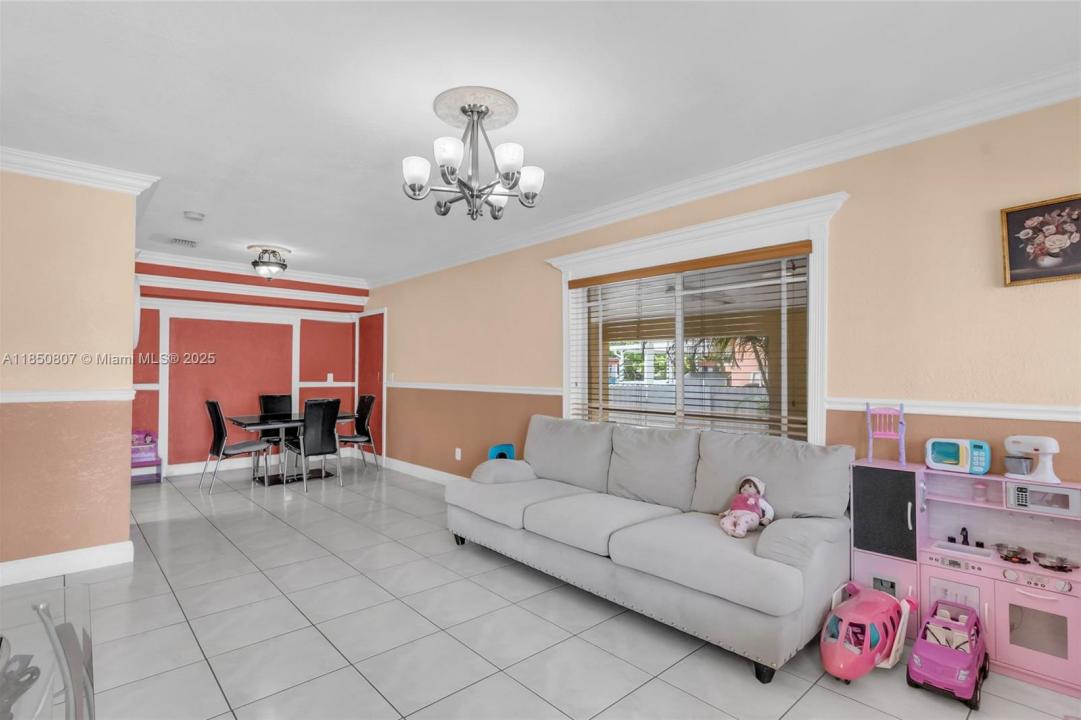 250 E 34th St, Hialeah, 佛罗里达州 33013, 美国