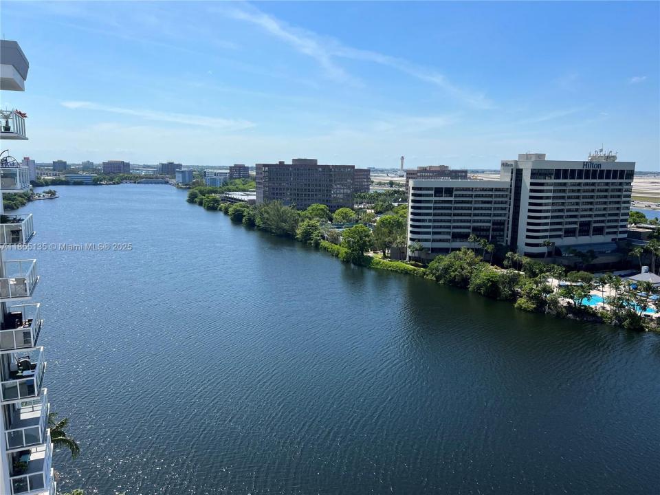 5077 NW 7th St PH 4 (1604), Miami, 플로리다 33126, 미국