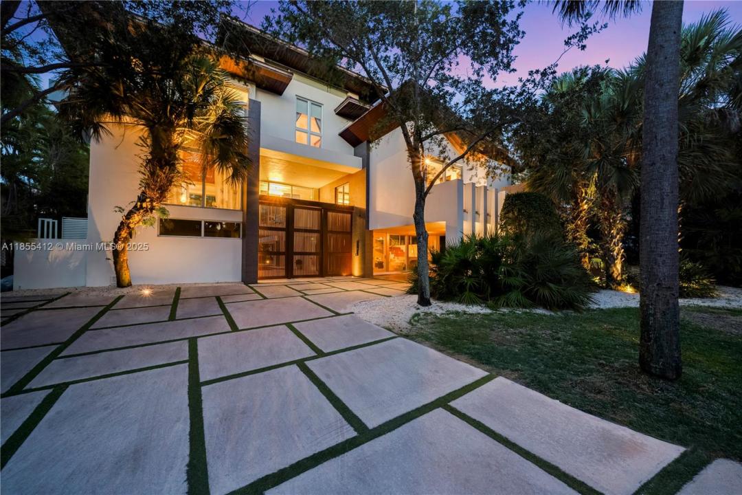 545 SABAL PALM, Key Biscayne, Florida 33149