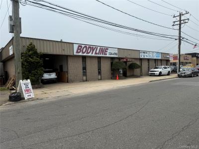 75 Urban Avenue, North Hempstead, New York 11590, USA
