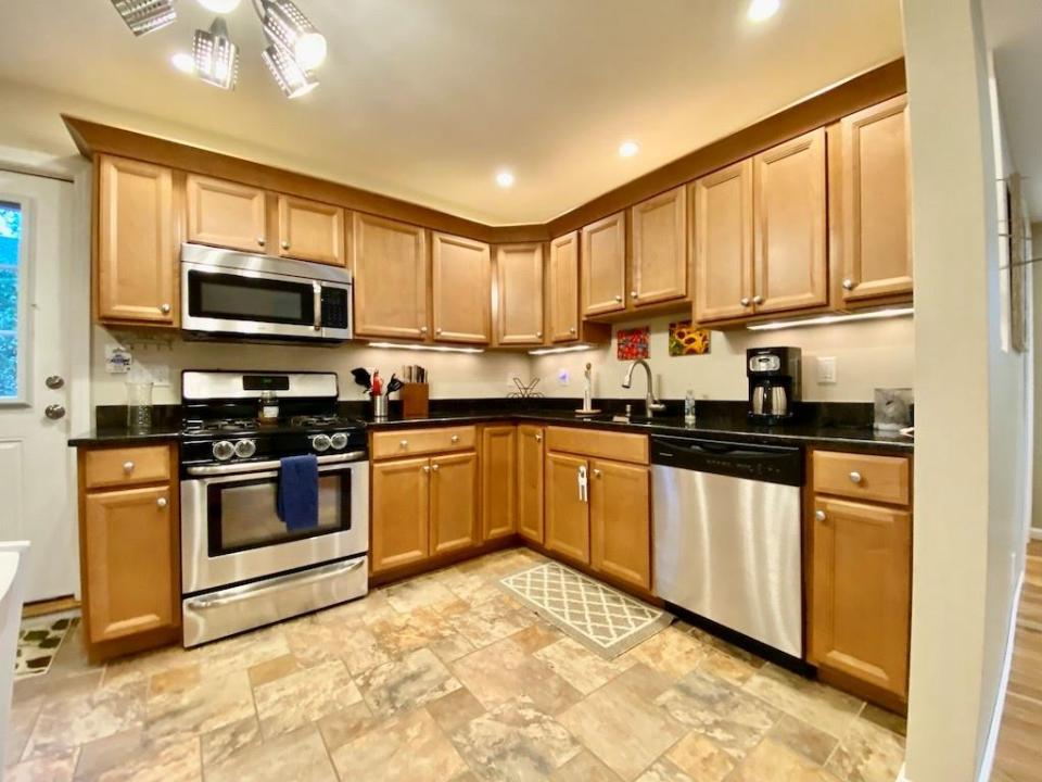 61 Callender Avenue 2, Newport, Род Айленд 02840, Соединенные Штаты