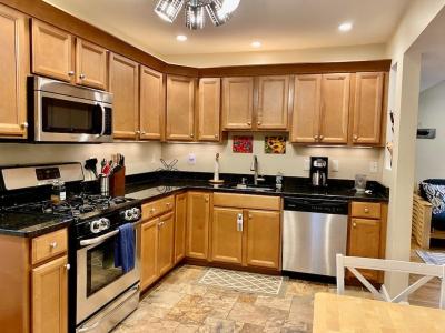 61 Callender Avenue 2, Newport, RI 02840, USA