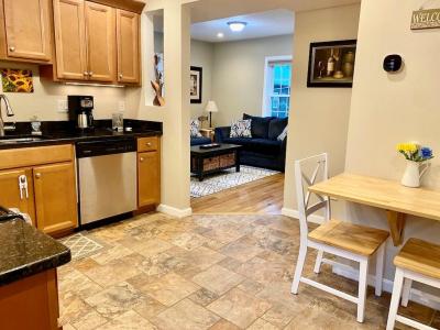 61 Callender Avenue 2, Newport, Род Айленд 02840, Соединенные Штаты