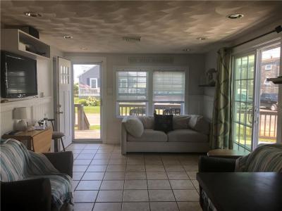 5 Arbeth Road, Narragansett, RI 02879, USA