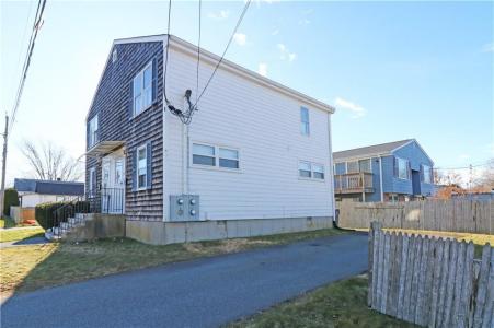 16 Race Street 2, Middletown, Rhode Island 02842