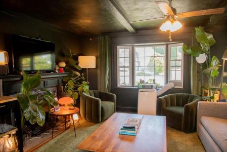 52 CAREY Court, Woonsocket, RI 02895, USA