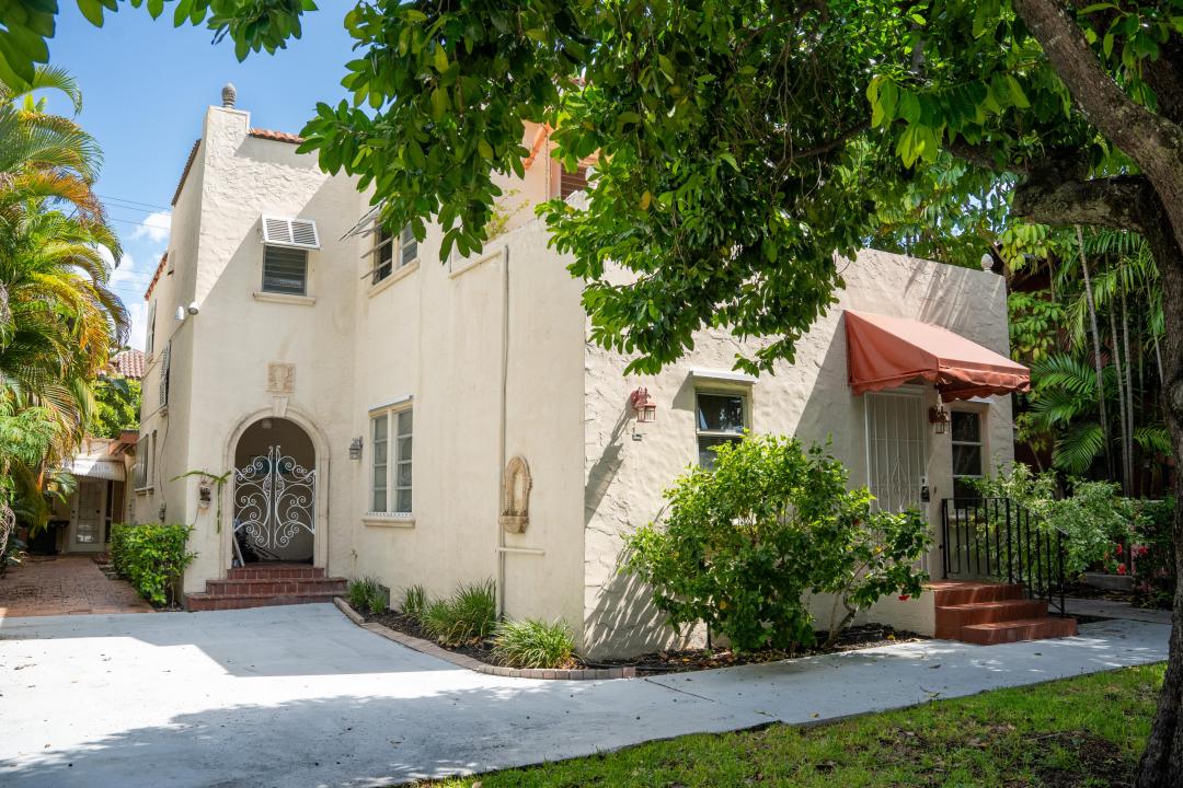 219 Seminole Avenue, Palm Beach, Florida 33480