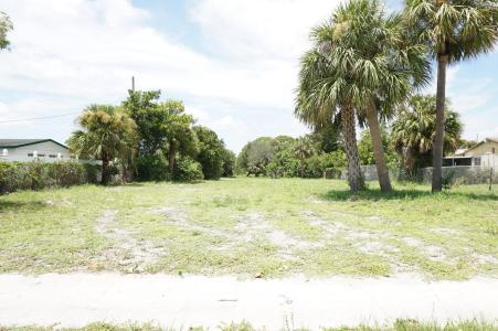 S Avenue, Riviera Beach, Florida 33404
