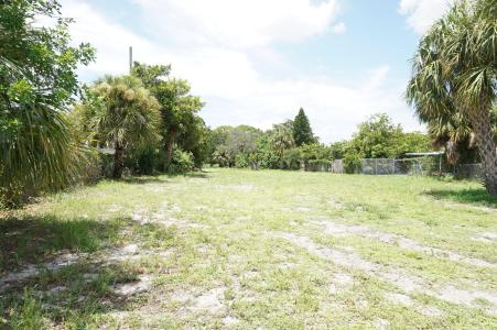 S Avenue, Riviera Beach, Florida 33404