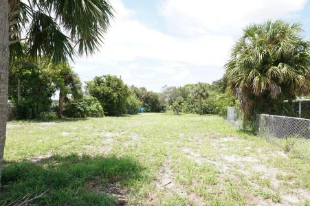 S Avenue, Riviera Beach, Florida 33404