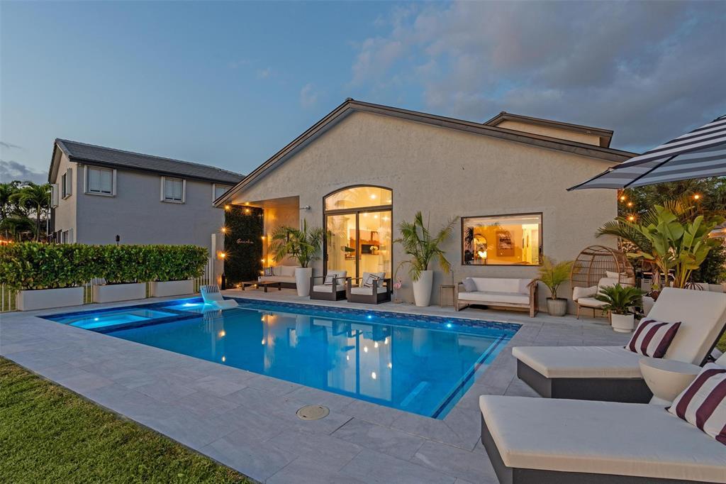 226 SW 180th Ave, Pembroke Pines, Florida 33029