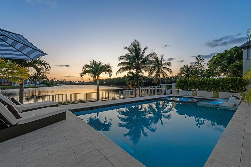 226 SW 180th Ave, Pembroke Pines, Florida 33029