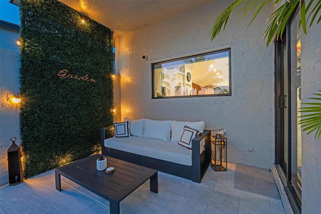 226 SW 180th Ave, Pembroke Pines, Florida 33029