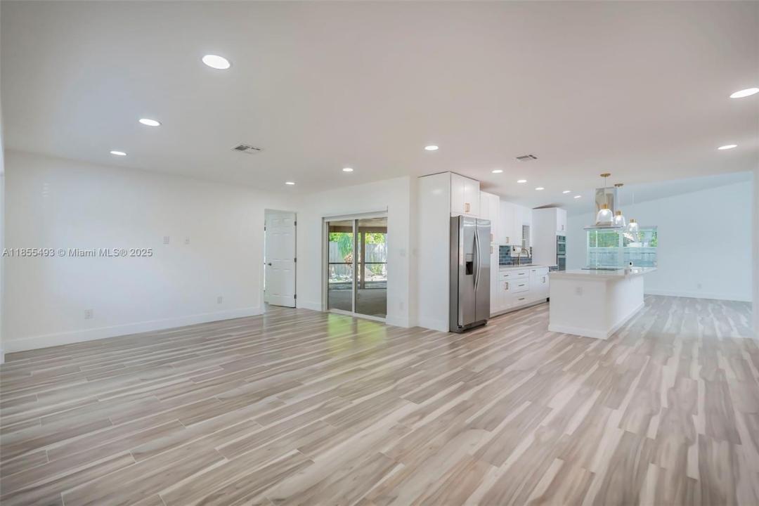 6955 NW 18th St, Margate, Florida 33063