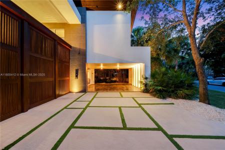 545 SABAL PALM, Key Biscayne, Florida 33149, USA