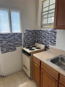 401 NE 174th St 0, North Miami Beach, Florida 33162, USA