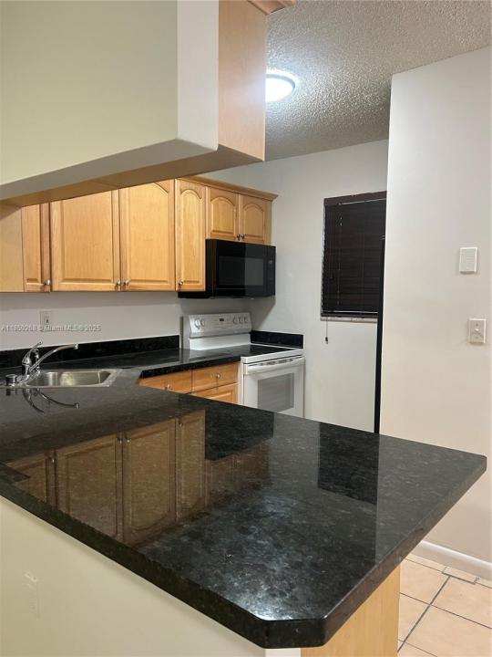 17255 SW 95th Ave J223, Palmetto Bay, Florida 33157