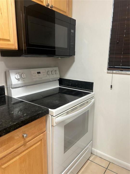 17255 SW 95th Ave J223, Palmetto Bay, Florida 33157