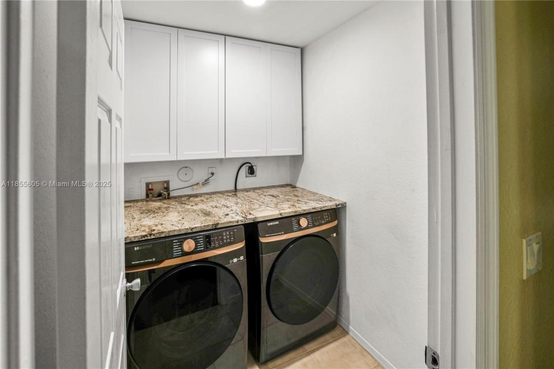6037 SW 19th St 6037, North Lauderdale, פלורידה 33068, ארצות הברית של אמריקה 