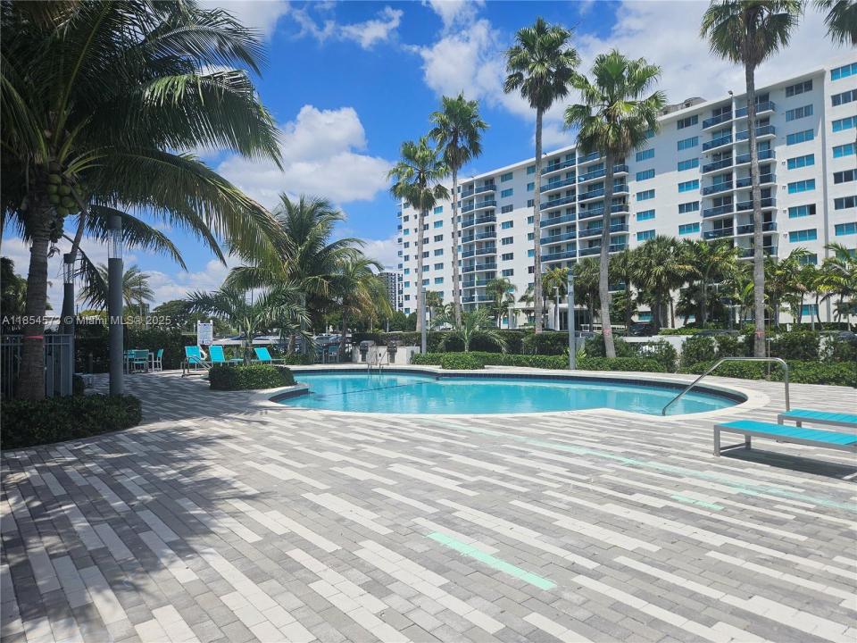 7501 E Treasure Dr 1L, North Bay Village, Flórida 33141, Estados Unidos