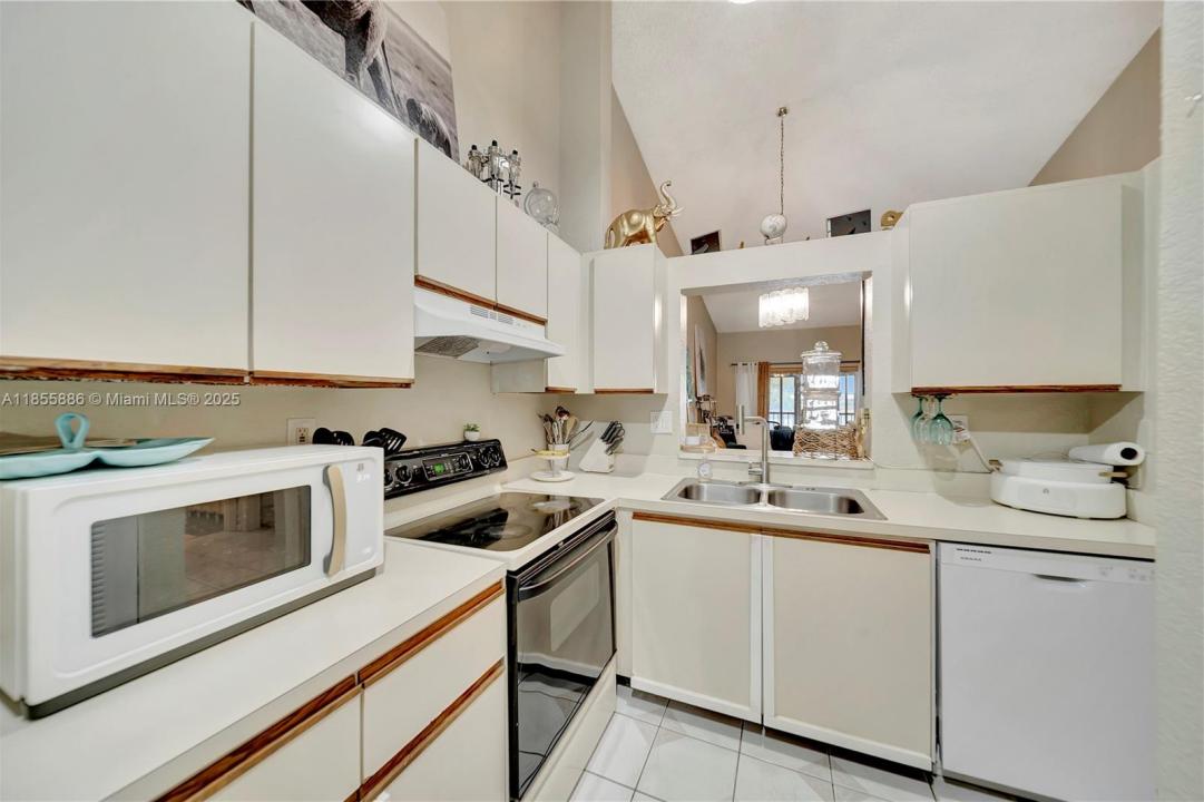 3100 NW 46th St 203, Oakland Park, Florida 33309, HOA KỲ