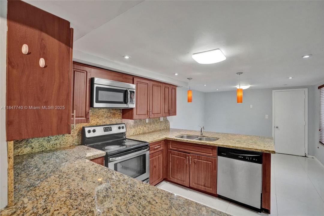 20607 NE 7th Ct, Miami, Floryda 33179, USA