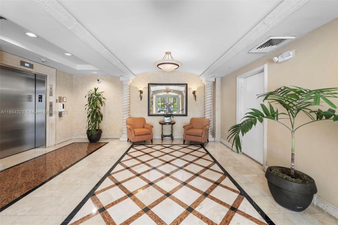 723 Crandon Blvd 305, Key Biscayne, Florida 33149