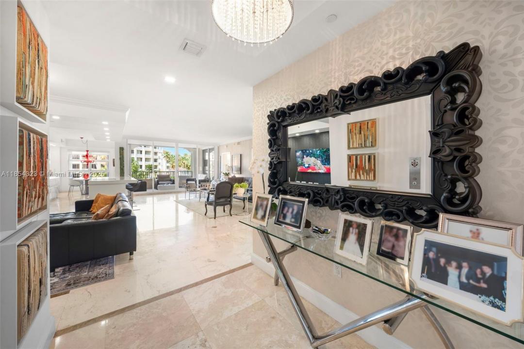 723 Crandon Blvd 305, Key Biscayne, Florida 33149