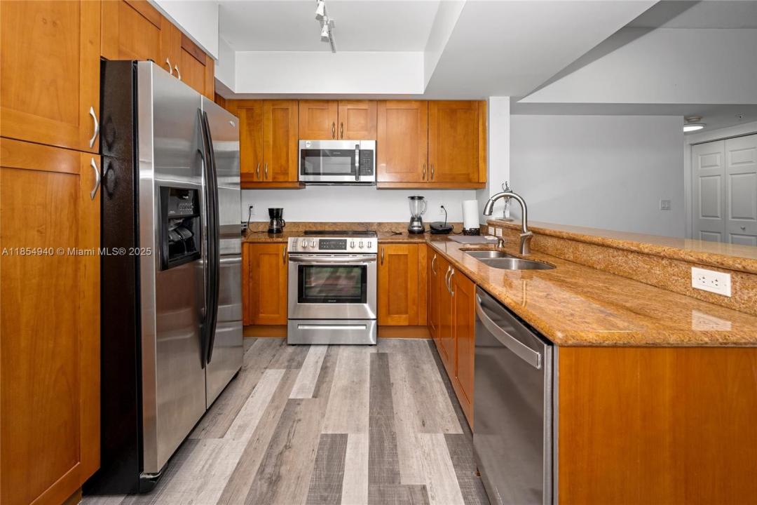 1745 E Hallandale Beach Blvd 2501W, Hallandale Beach, فلوريدا 33009, الولايات المتحدة