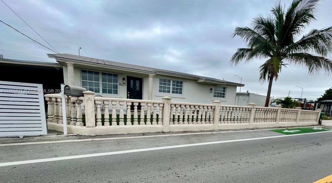 8221 NW South River Dr, Medley, Florida 33166, Estados Unidos