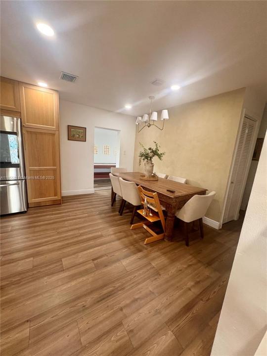 8221 NW South River Dr, Medley, Florida 33166, Estados Unidos