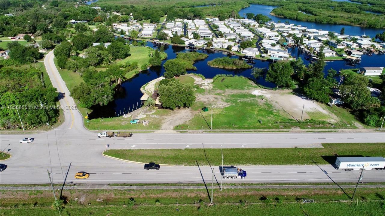 8320 RIVERSIDE DR, Punta Gorda, Florida 33982, USA