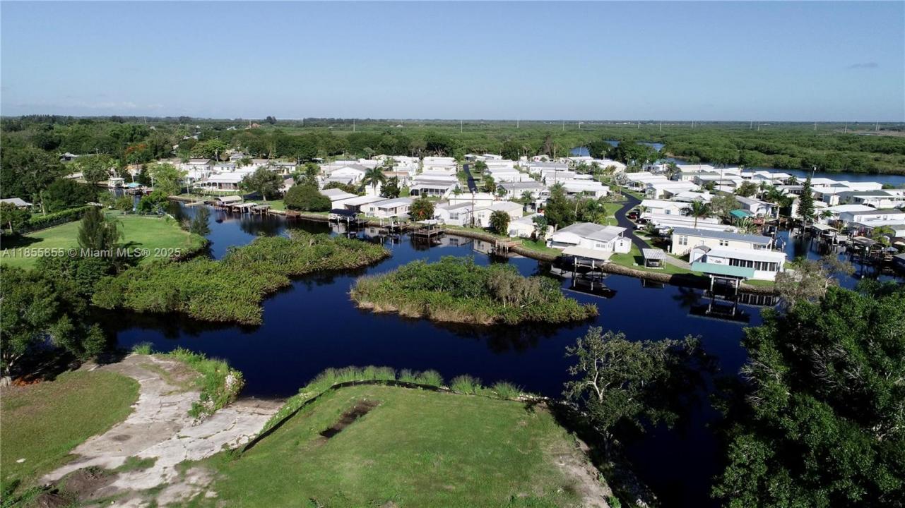8320 RIVERSIDE DR, Punta Gorda, Florida 33982, USA