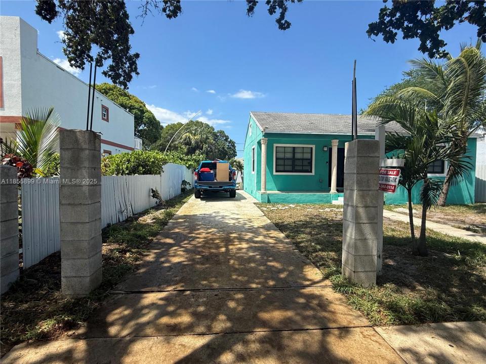 733 45th St, West Palm Beach, פלורידה 33407, ארצות הברית של אמריקה