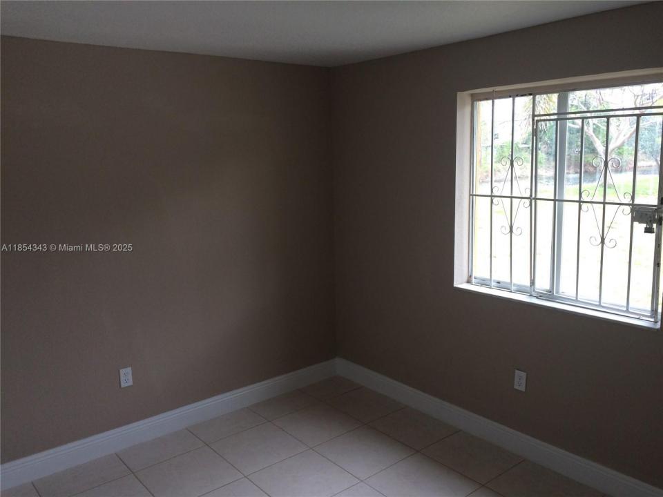 2251 NW 136th Ter 2251, Opa-Locka, 佛罗里达州 33054, 美国