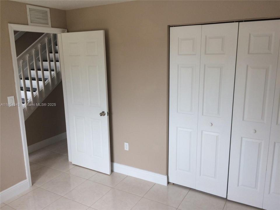 2251 NW 136th Ter 2251, Opa-Locka, 佛罗里达州 33054, 美国