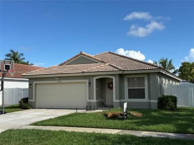 16363 SW 11th St, Pembroke Pines, Florida 33027, USA