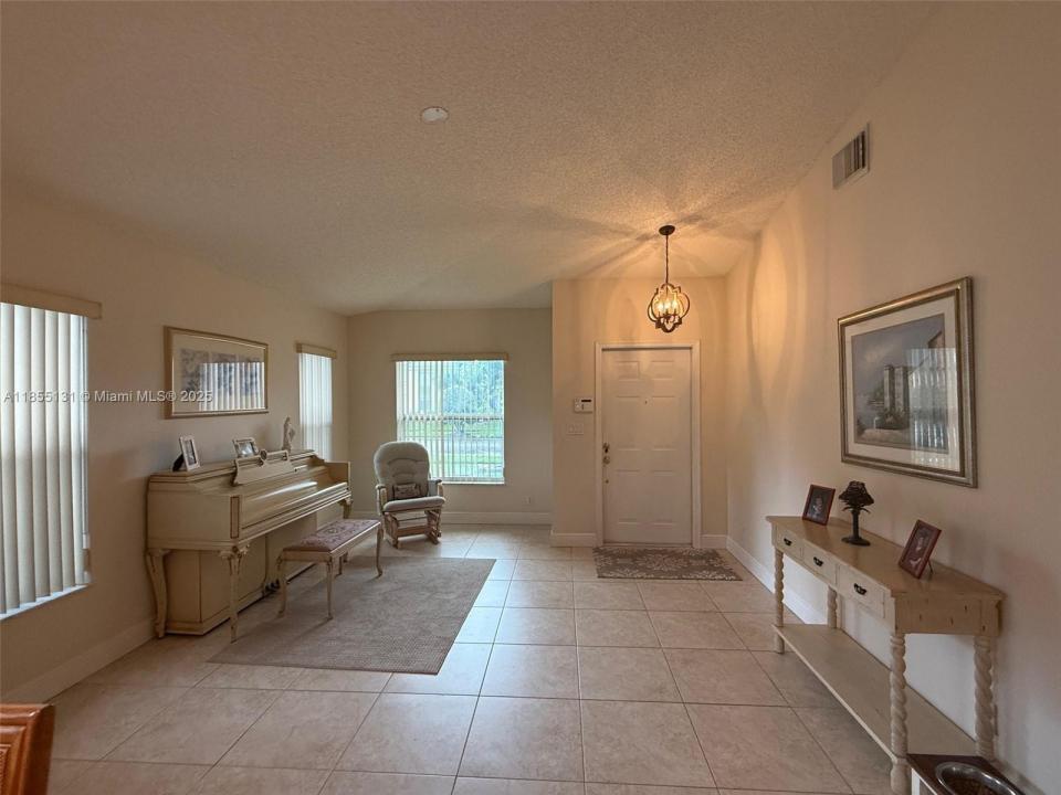 16363 SW 11th St, Pembroke Pines, Florida 33027, USA