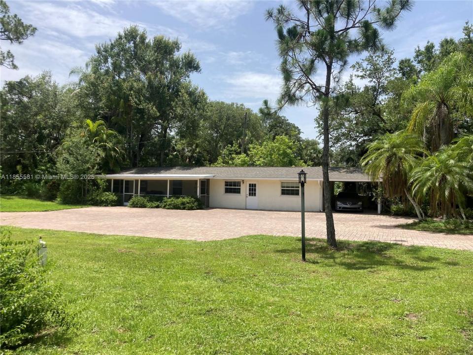 18220 ELMWOOD DR, Other City - In The State Of Florida, Floride 33920, États-Unis
