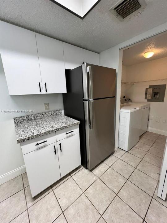 5065 Wiles Rd 103, Coconut Creek, Florida 33073, HOA KỲ