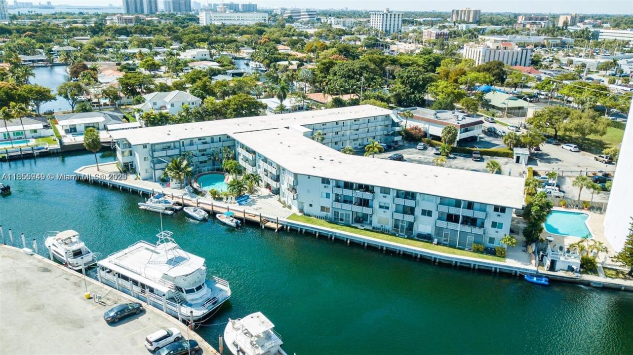 13105 Ixora Ct 200, North Miami, فلوريدا 33181, الولايات المتحدة