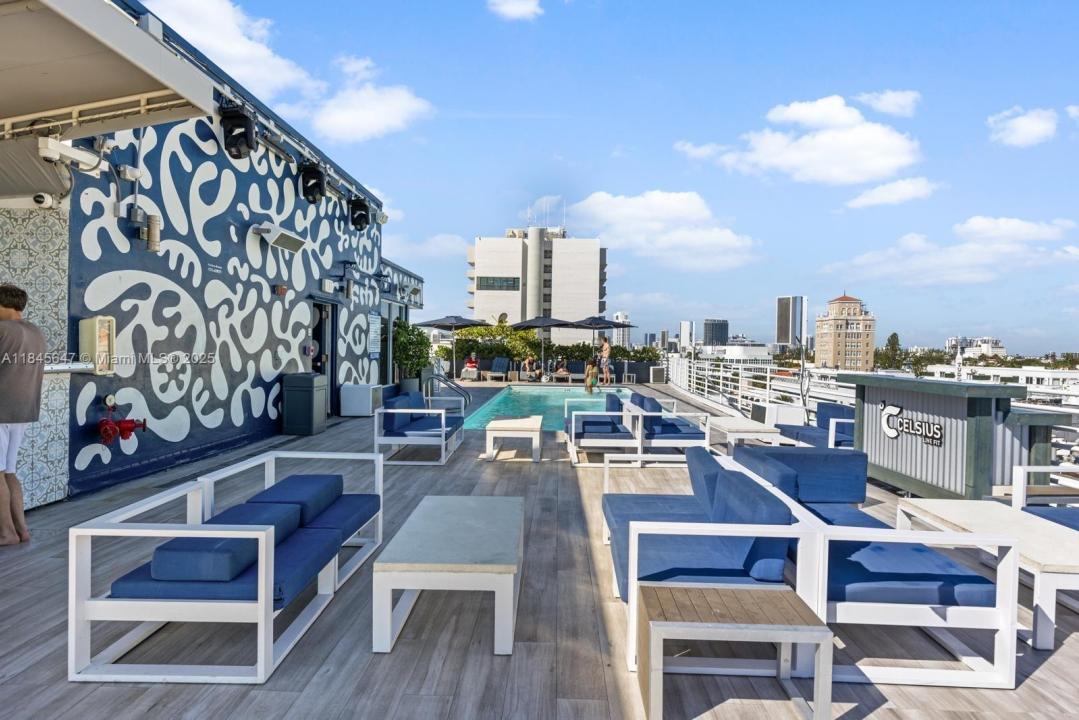1060 Ocean Dr D303, Miami Beach, Florida 33139, HOA KỲ